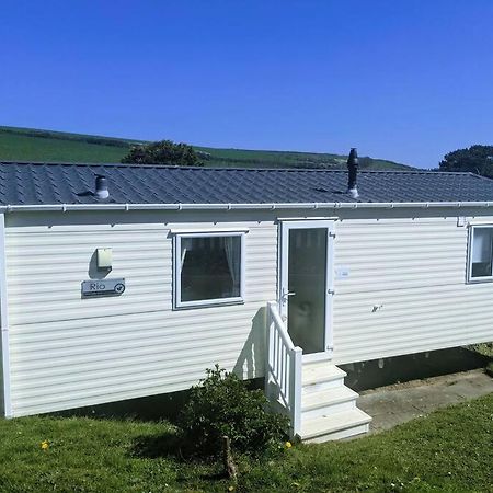 Large 4 Person Couples And Family Caravan In Newquay Bay Resort Экстерьер фото