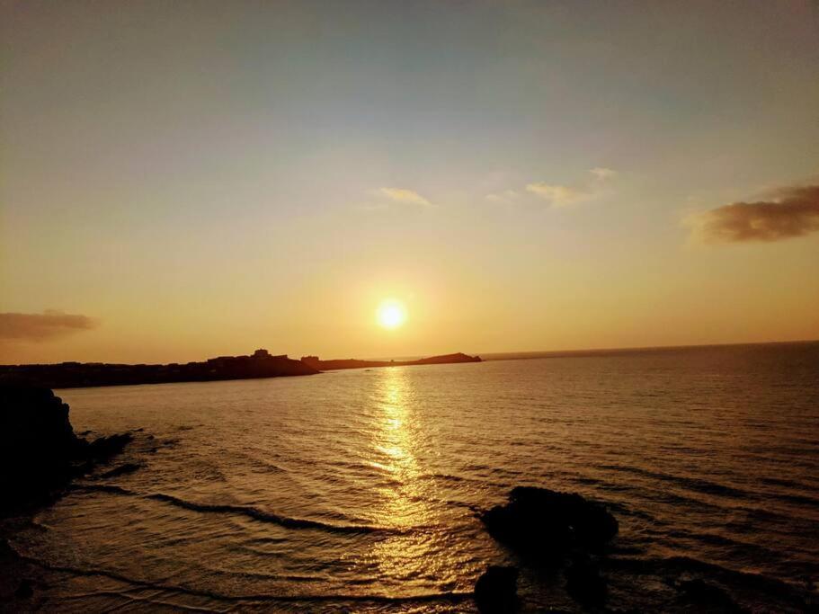 Large 4 Person Couples And Family Caravan In Newquay Bay Resort Экстерьер фото