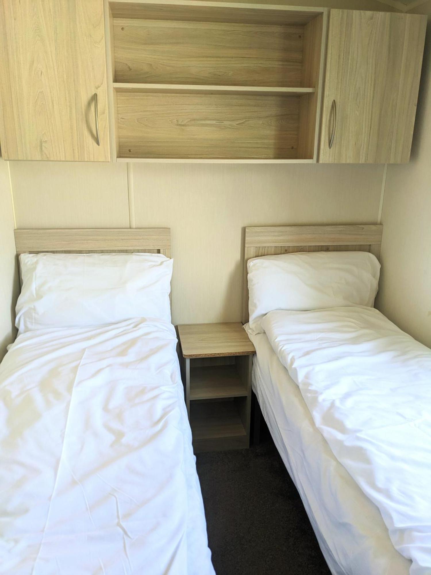 Large 4 Person Couples And Family Caravan In Newquay Bay Resort Экстерьер фото